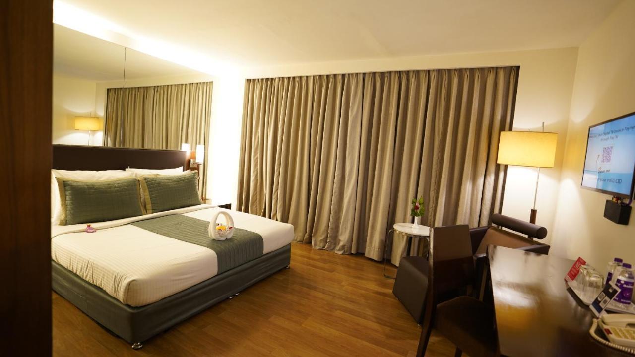 St Laurn Koregaon Park Пюн Екстериор снимка