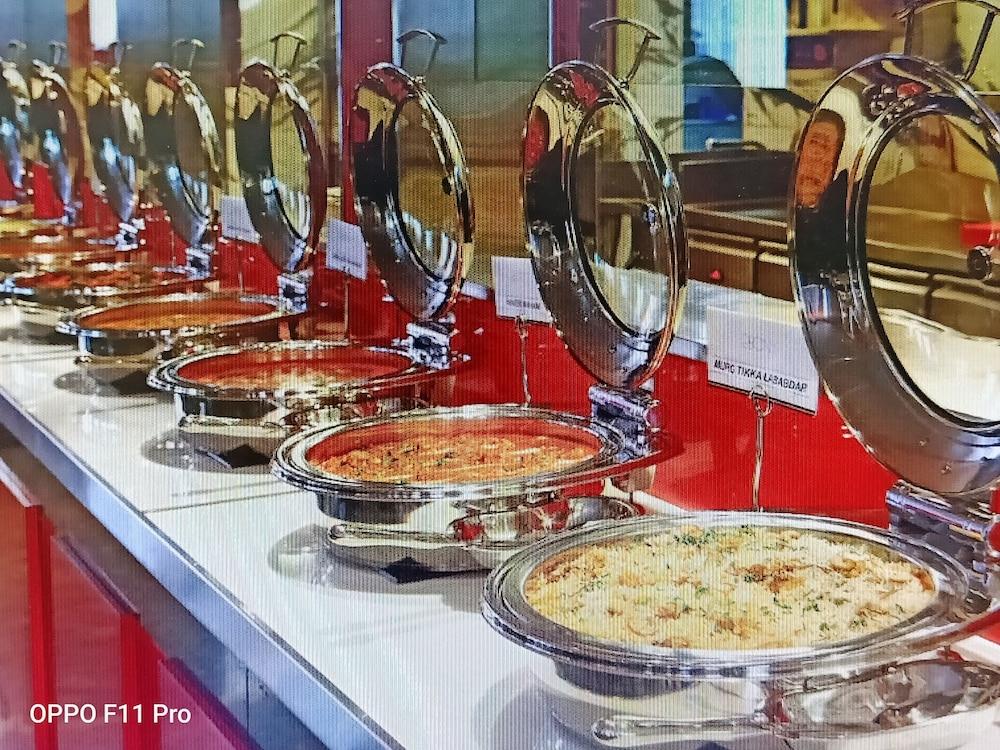 St Laurn Koregaon Park Пюн Екстериор снимка
