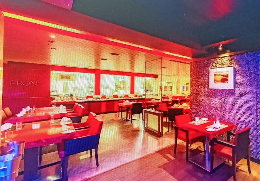 St Laurn Koregaon Park Пюн Екстериор снимка