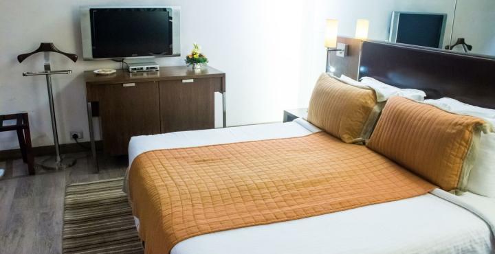 St Laurn Koregaon Park Пюн Екстериор снимка